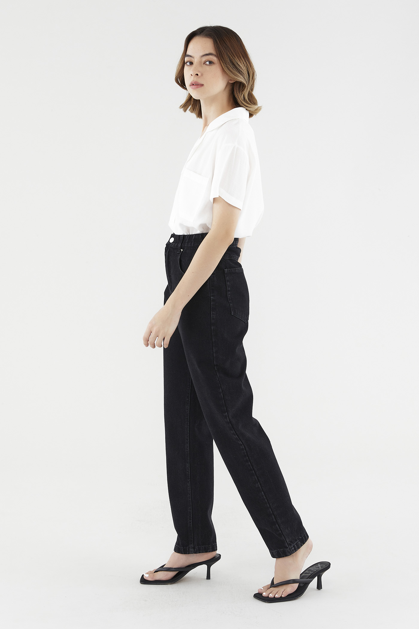 Carvell Tapered Jeans 