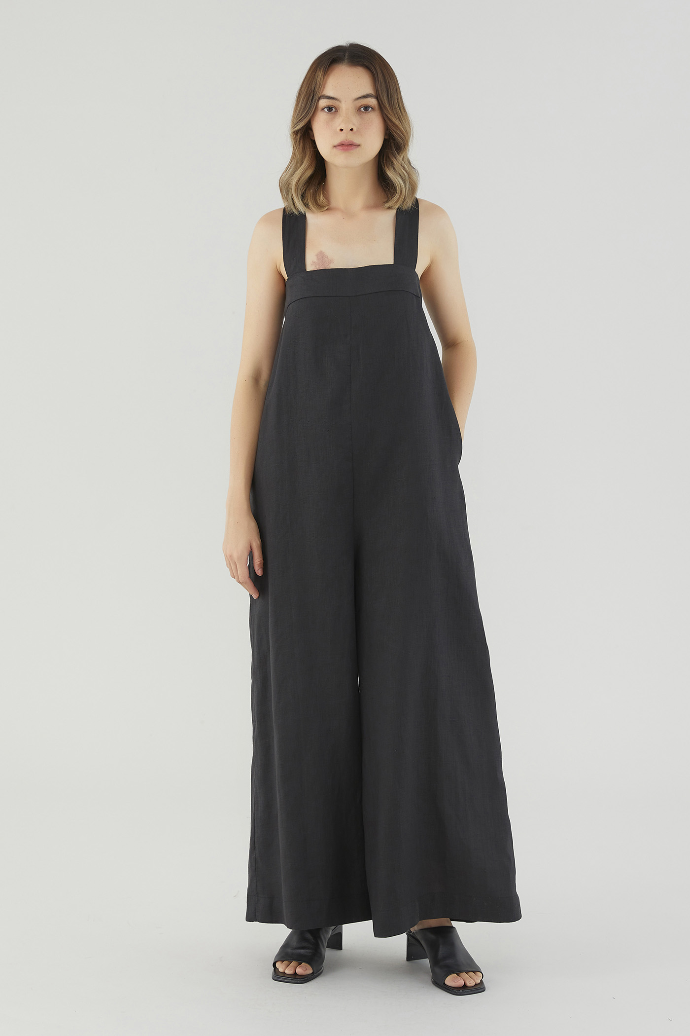 Dorene Linen Tie-Back Jumpsuit