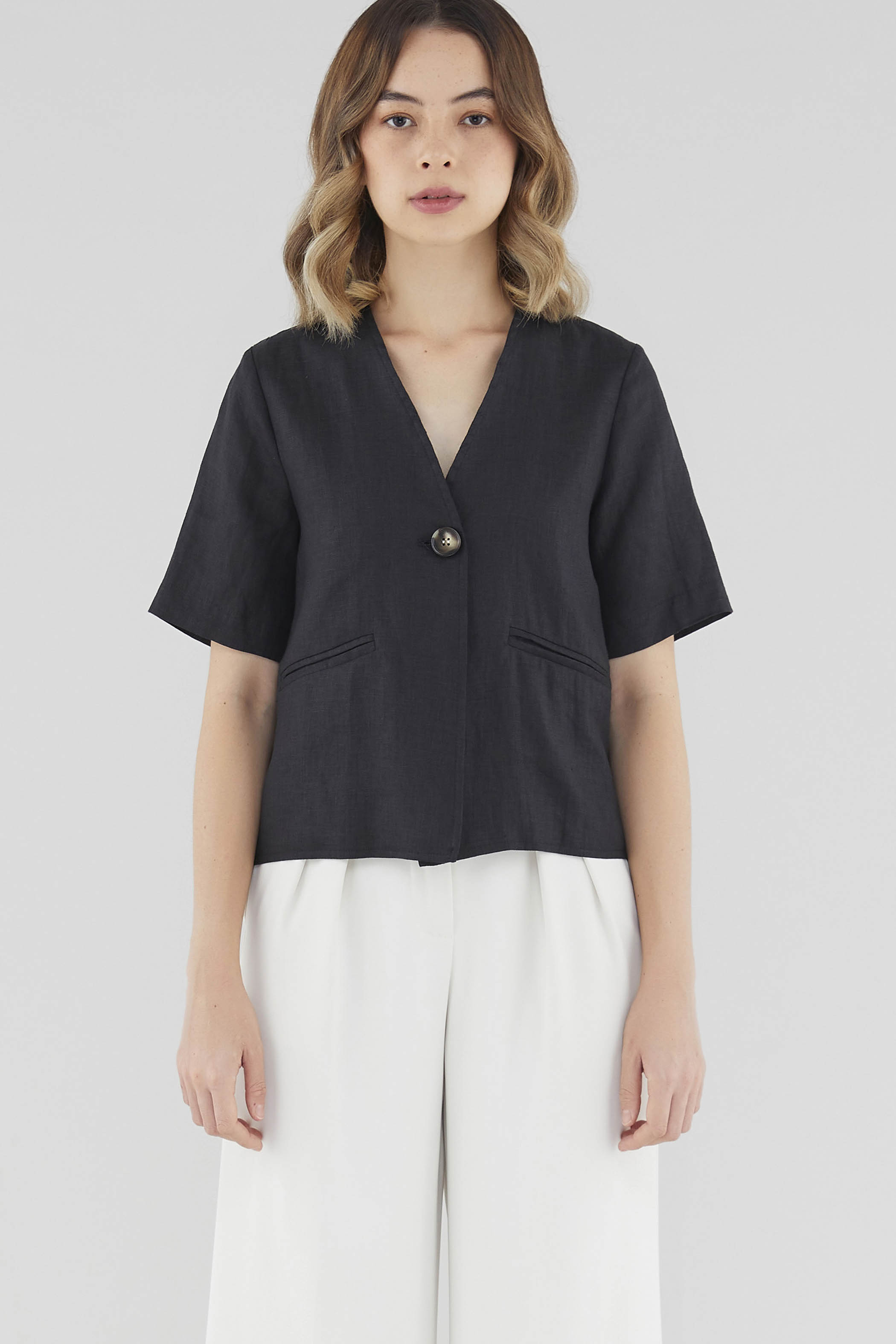 Genifer Linen Single-Button Top