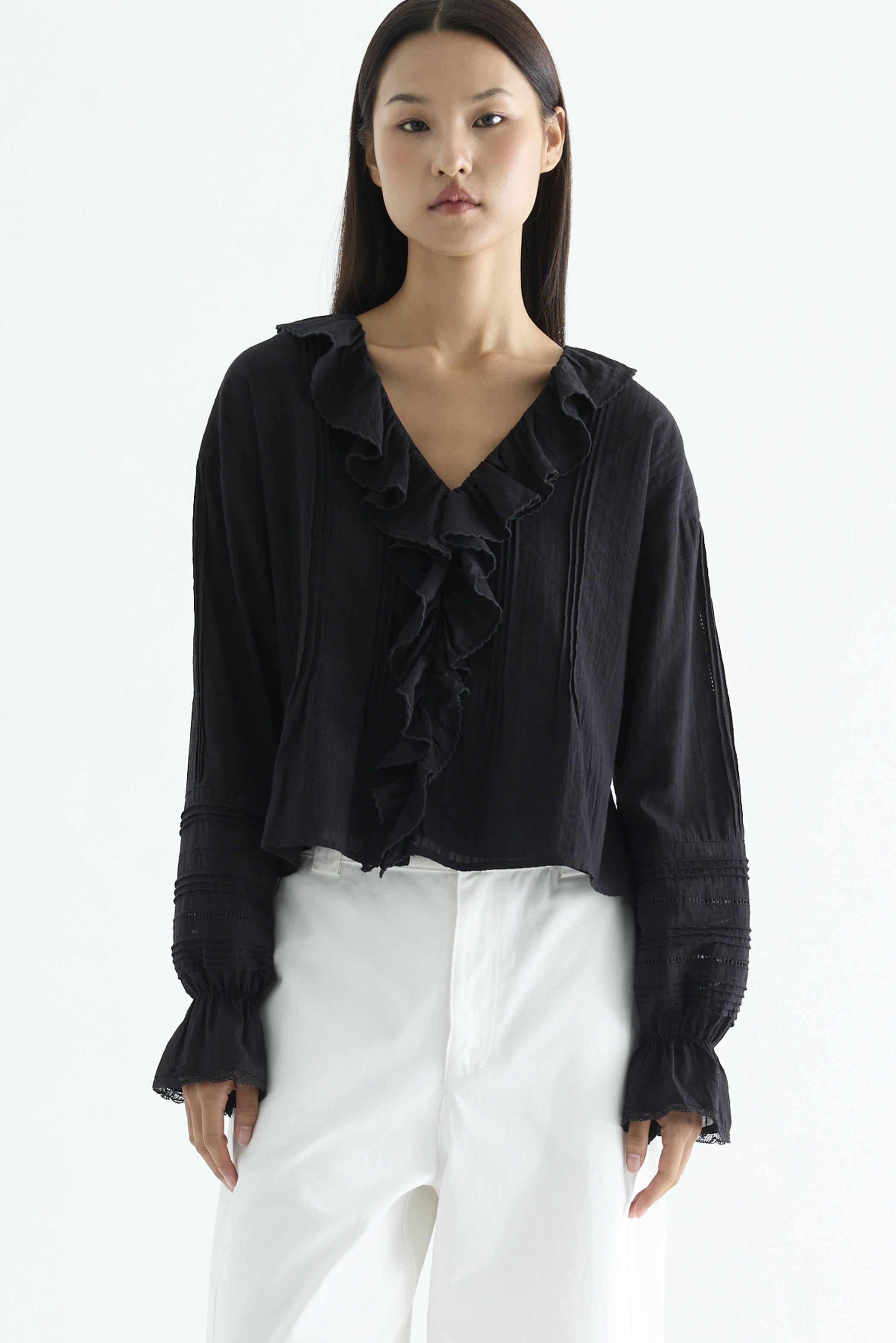Tastrid Ruffle Neck Shirt